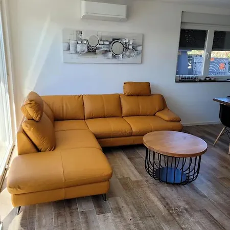 Sara - Pool And Near Villa Nin