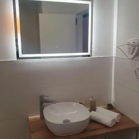 Villa Sara - Pool And Near Nin