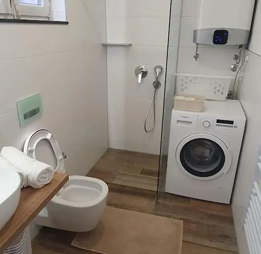 Sara - Pool And Near